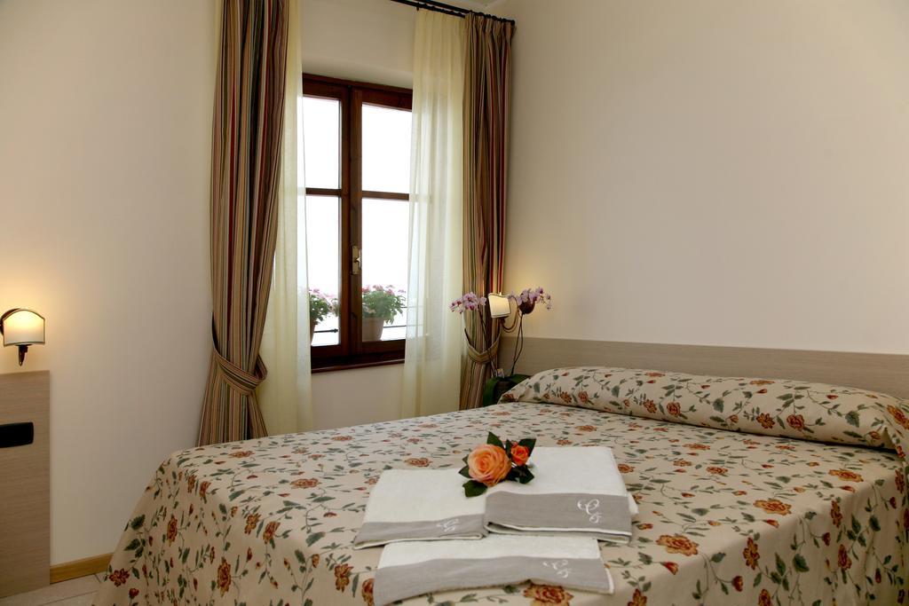 Locanda Le Palafitte Бардолино Стая снимка